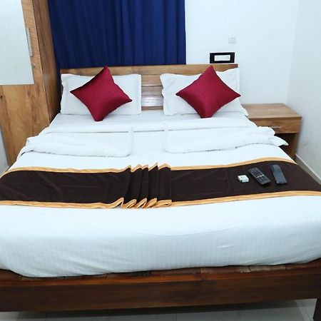 Airport Cochin Grand Residency , Nedumbassery Ангамалі Екстер'єр фото
